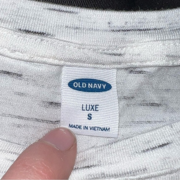 Old navy shirt - Picture 3 of 4